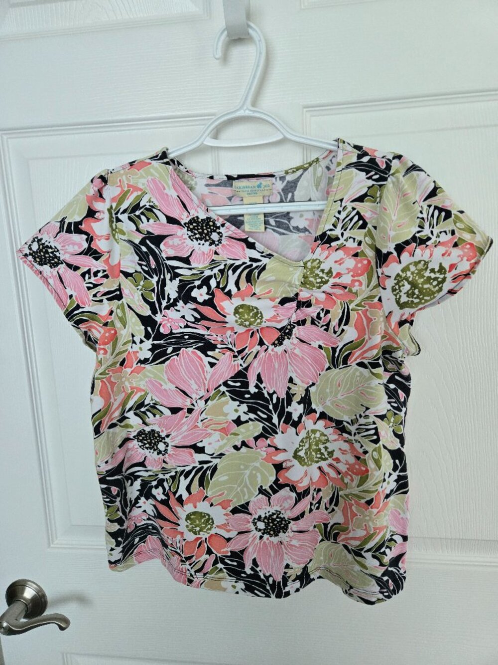 Carribean Joe short sleeve women's tee. Size Petite Large